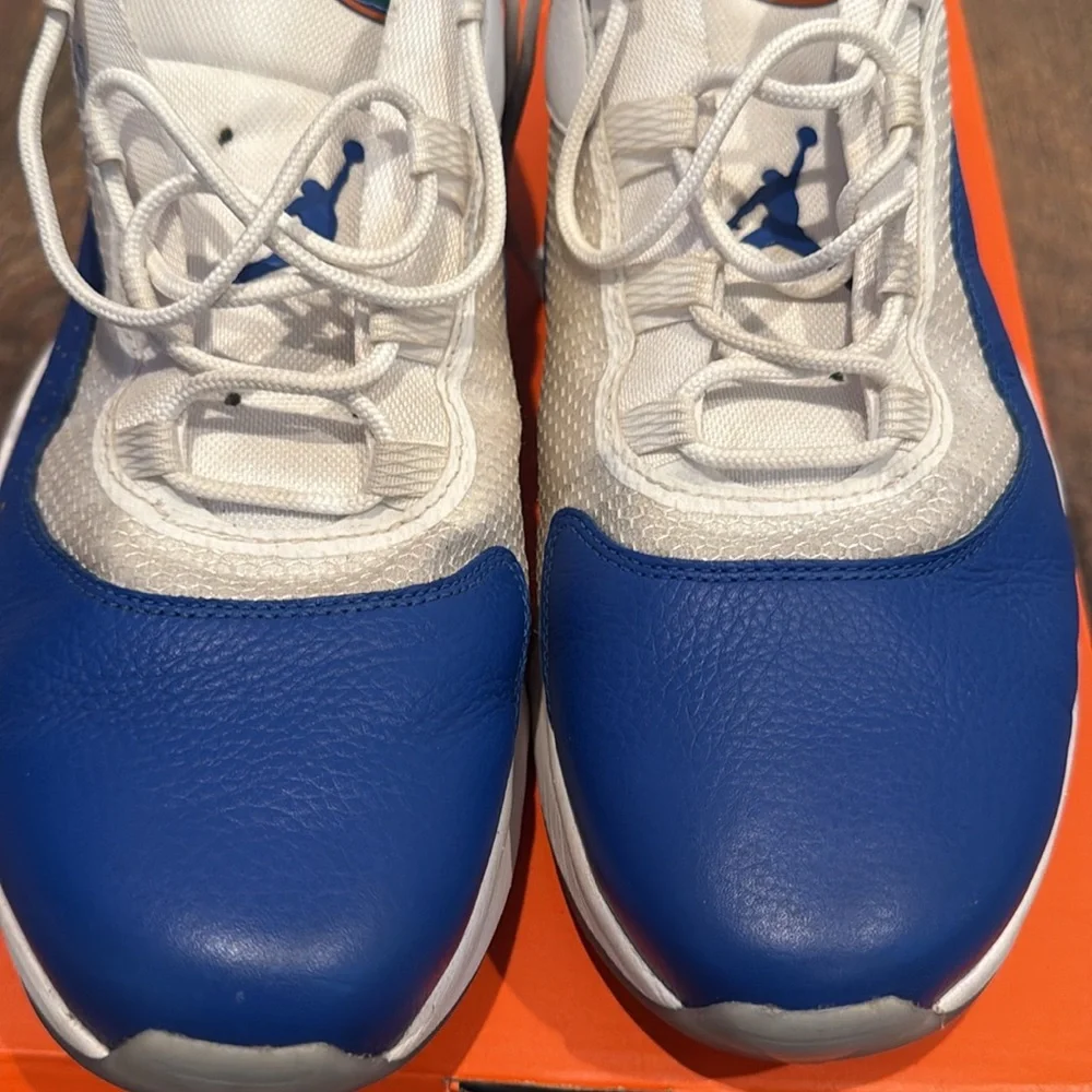 MENS JORDAN 11 UNIVERSITY OF FLORIDA SHOE SIZE 14